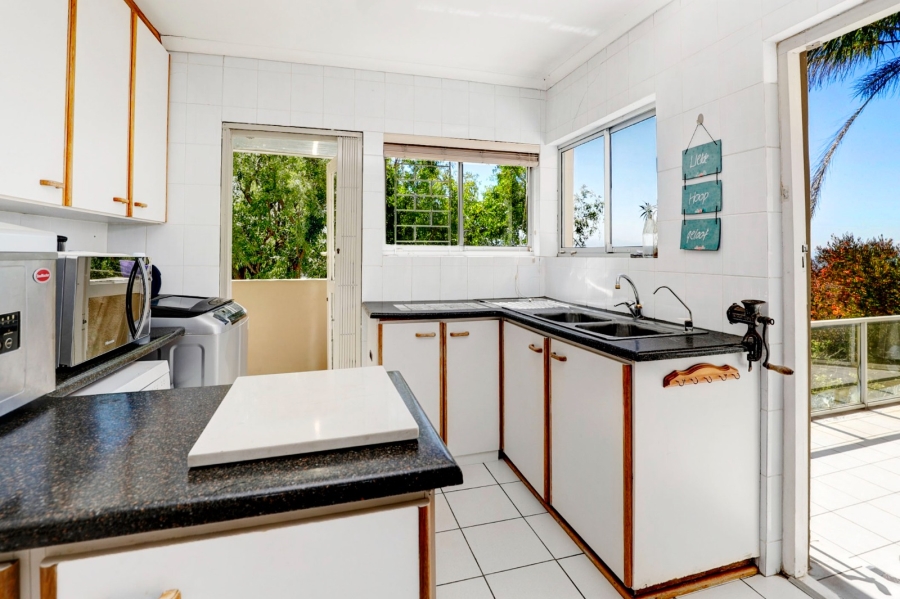 5 Bedroom Property for Sale in Loevenstein Western Cape